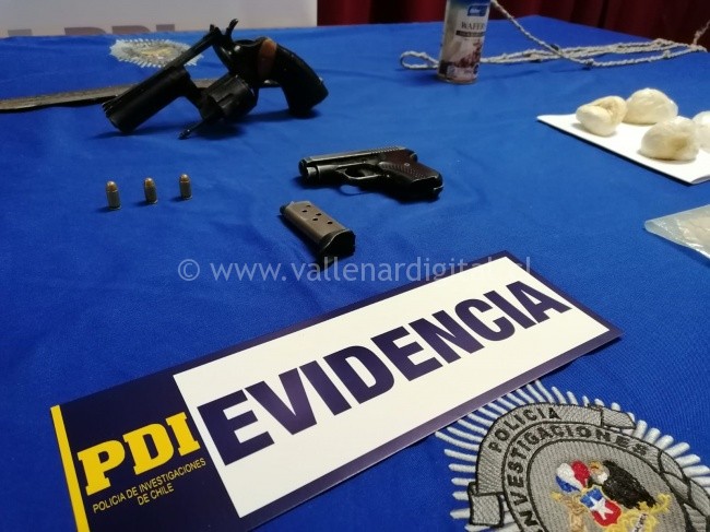 Pdi Detuvo A Dos Sujetos Por Infracci N A La Ley De Armas Y Tr Fico De